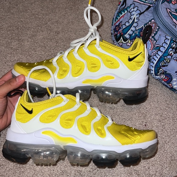 2019 Wmns Air VaporMax Plus 'Sunshine Yellow' - Picture 12 of 14